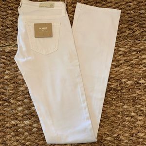 🖤 NEW AG Slim Boot Cut White Denim Jeans 🖤